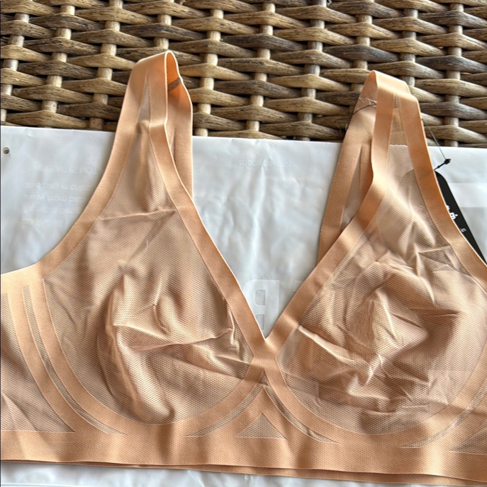 EBY Seamless Tan Bralette NWT Size XL